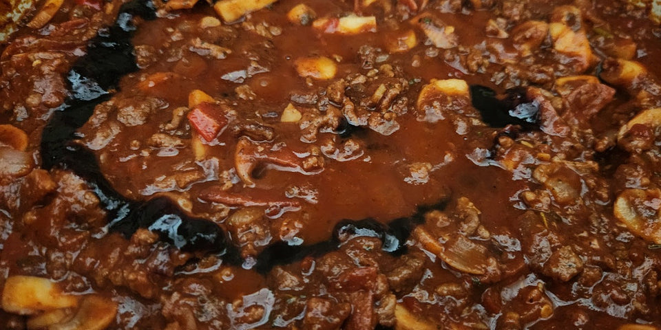 Spaghetti Bolognese with a Dash of Spicy Grape Sauce