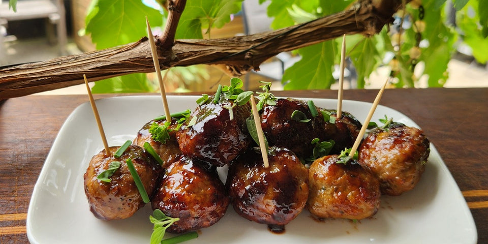 Spicy Grape Sauce with Meatballs